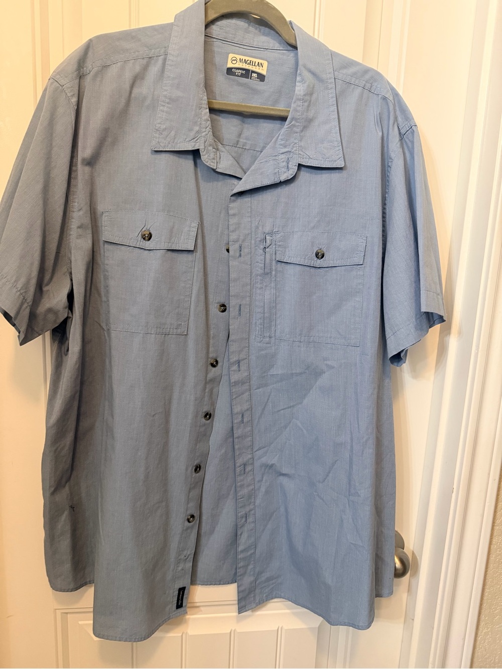 Magellan Outdoors Light Blue Short-Sleeve Button-Down Shirt